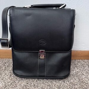 American Tourister crossbody bag